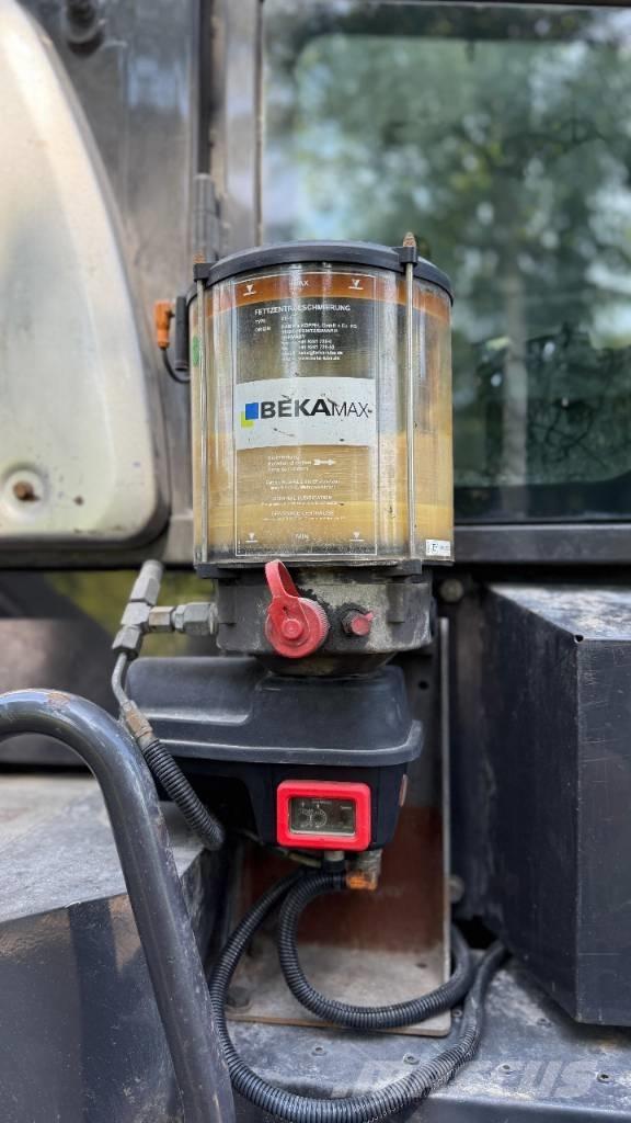 Hitachi ZW 140 لوادر بعجل