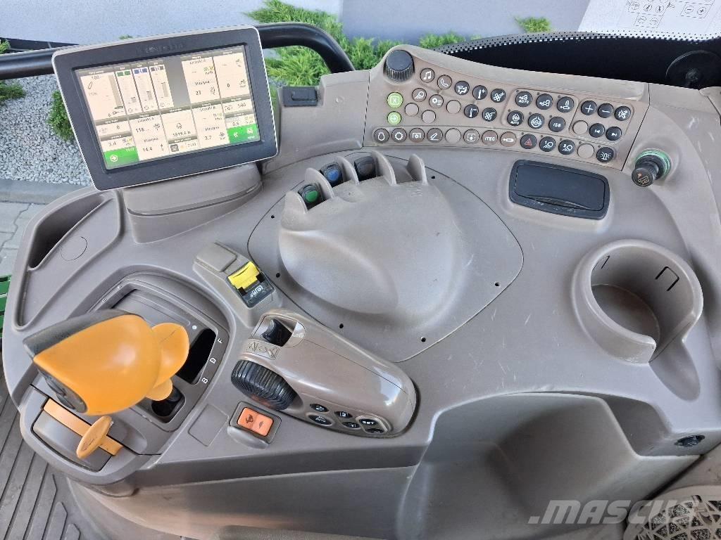 John Deere 6110 R الجرارات