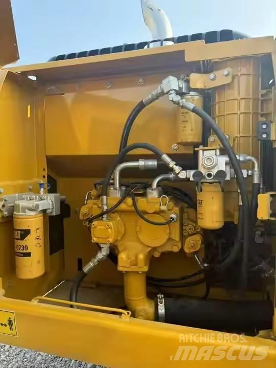 CAT CAT323D2L حفارات وسط 7 طن - 12 طن