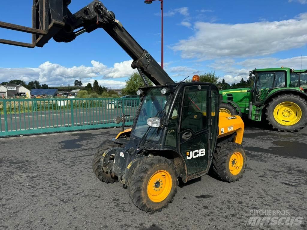 JCB 516 40 COMPACT معدات مناولة لأغراض الزراعة