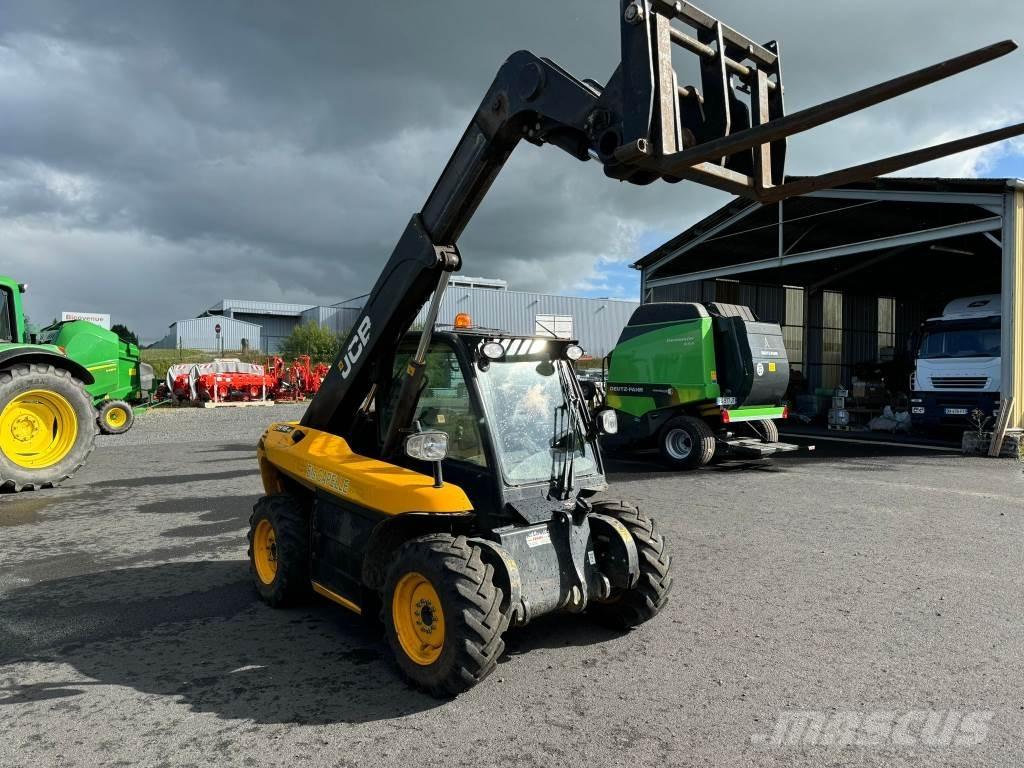 JCB 516 40 COMPACT معدات مناولة لأغراض الزراعة
