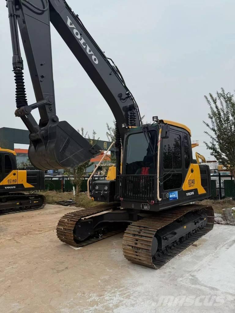 Volvo EC 140 حفارات زحافة