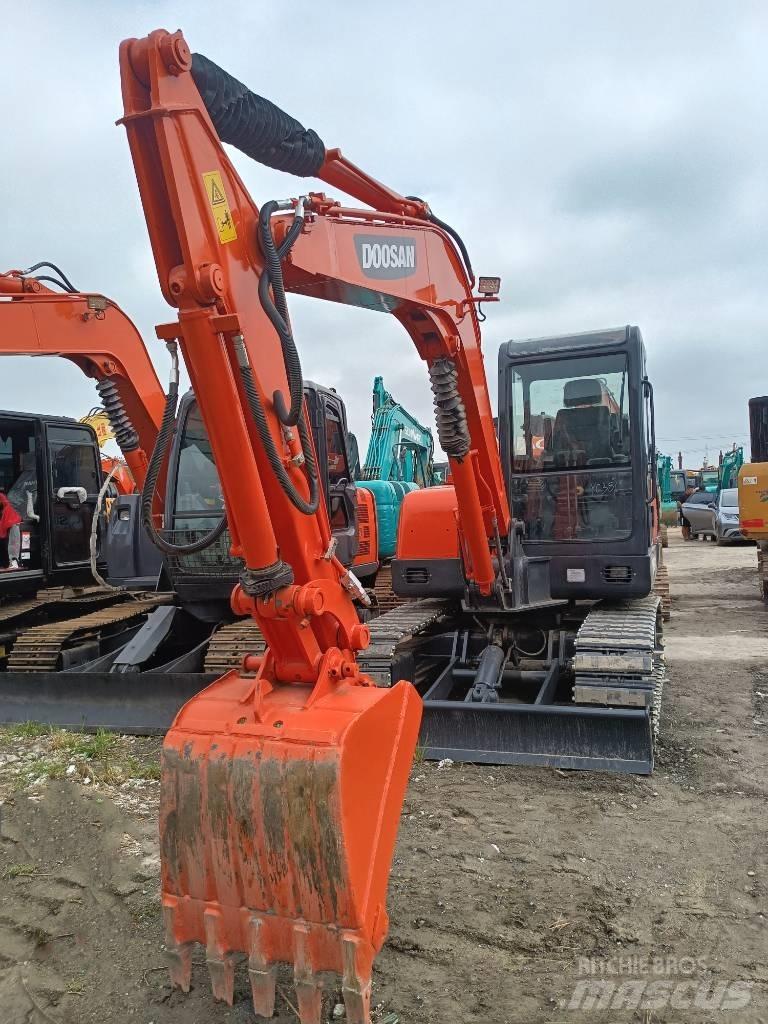 Doosan DH 60 حفارات صغيرة أقل من 7 طن (حفارات صغيرة)