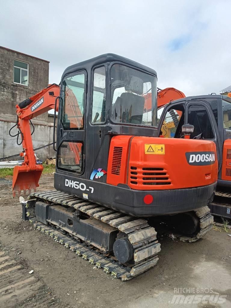 Doosan DH 60 حفارات صغيرة أقل من 7 طن (حفارات صغيرة)