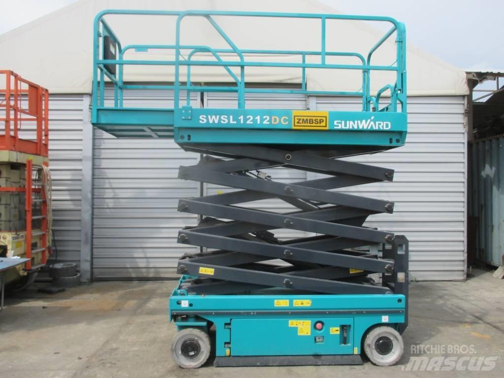 Sunward SWSL 1212 DC رافعات مقصية الشكل