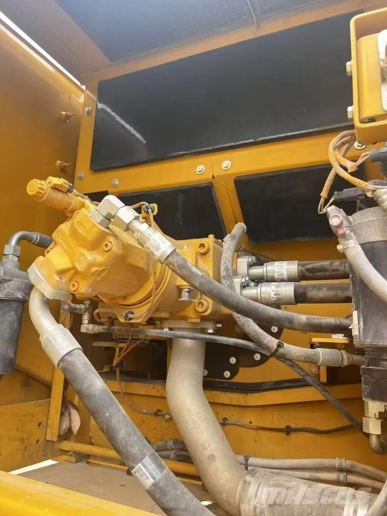 CAT 336GC حفارات زحافة