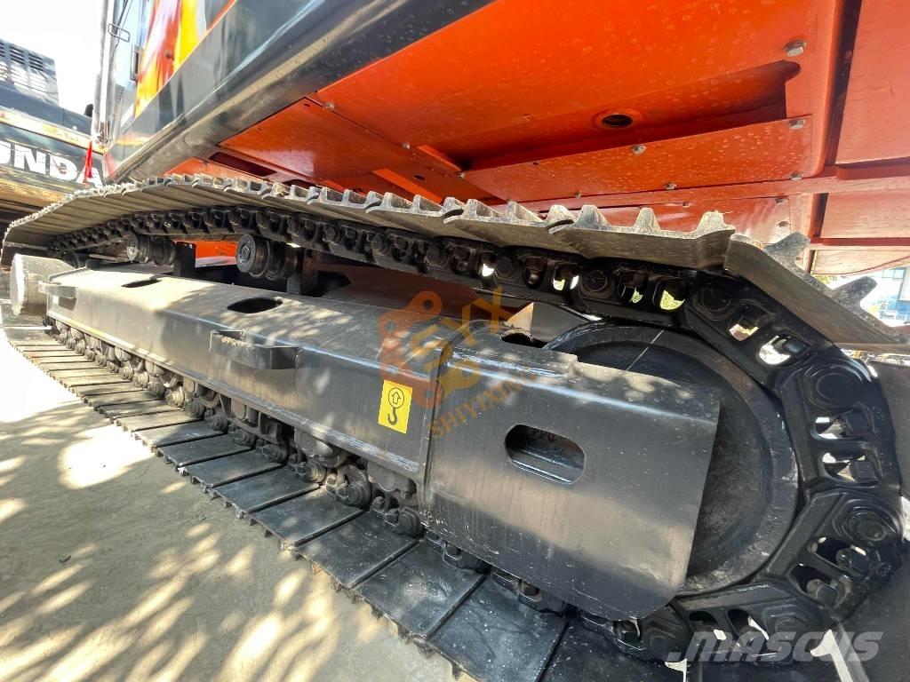 Doosan DX 225 LC حفارات زحافة