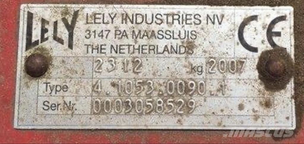 Lely LOTUS 1020 مكابس وميبسات التبن