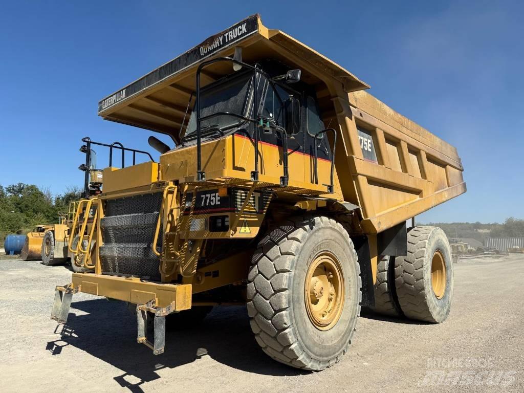 CAT 775 E شاحنات المخلفات الصلبة