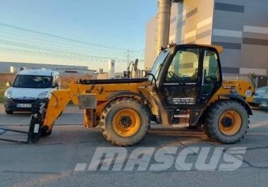 JCB 540-140 مناولات متداخلة