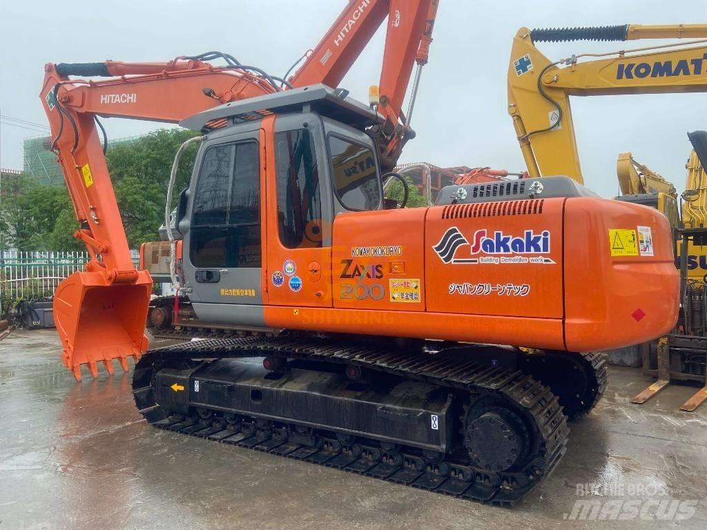 Hitachi ZX 200 حفارات زحافة