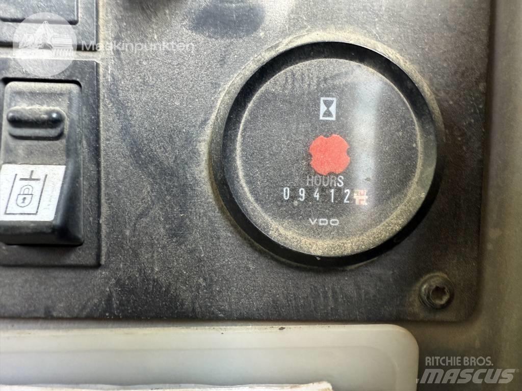 Volvo L 120 لوادر بعجل