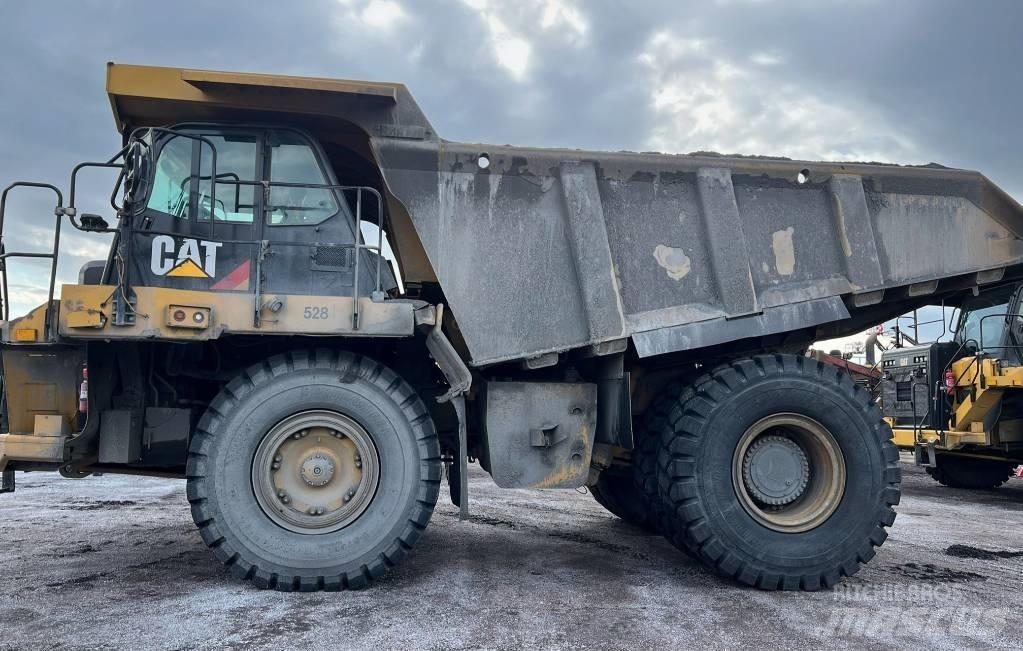 CAT 775 G شاحنات المخلفات الصلبة