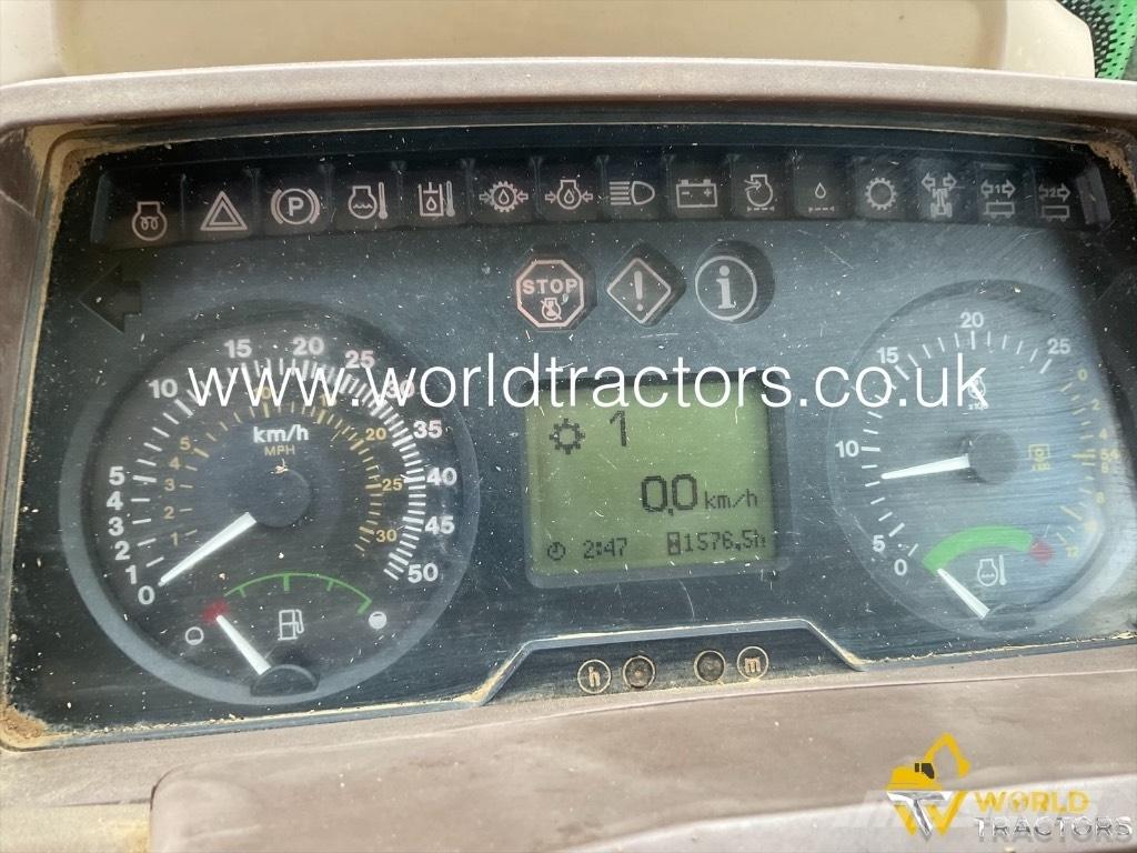 John Deere 6820 الجرارات