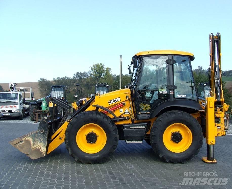 JCB 4CX لوادر ذات جرافات عكسية