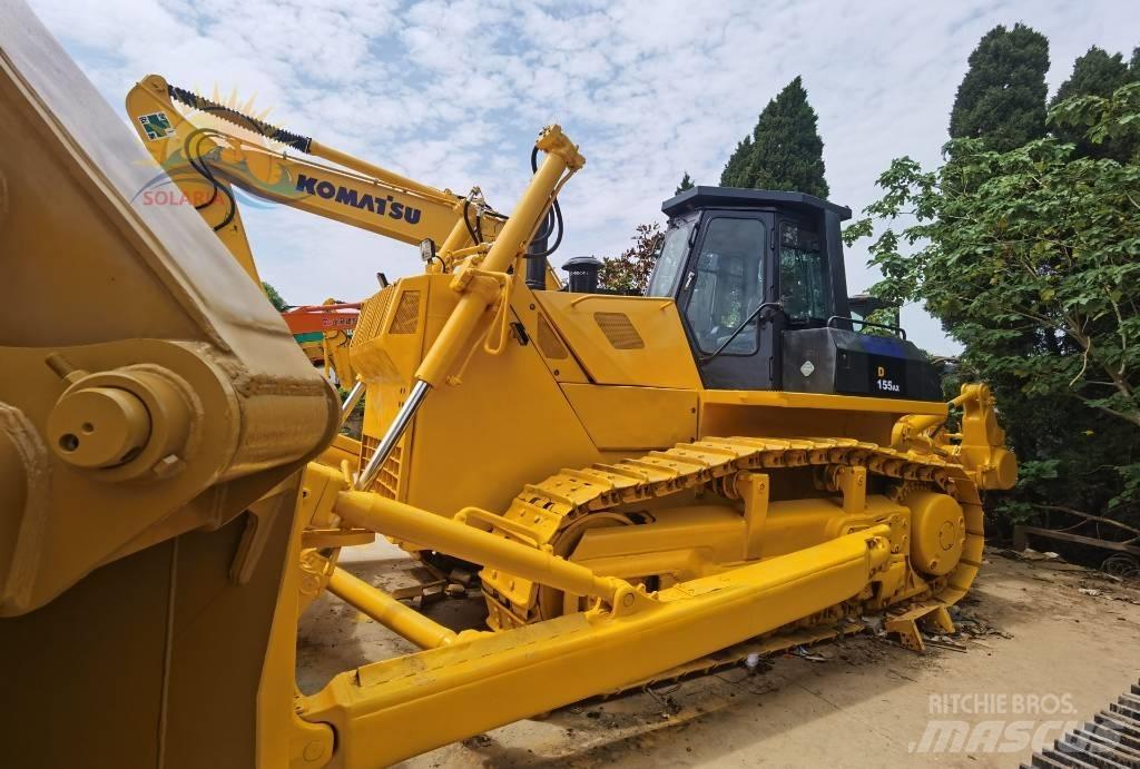 Komatsu D 155 AX بلدوزرات مجنزرة