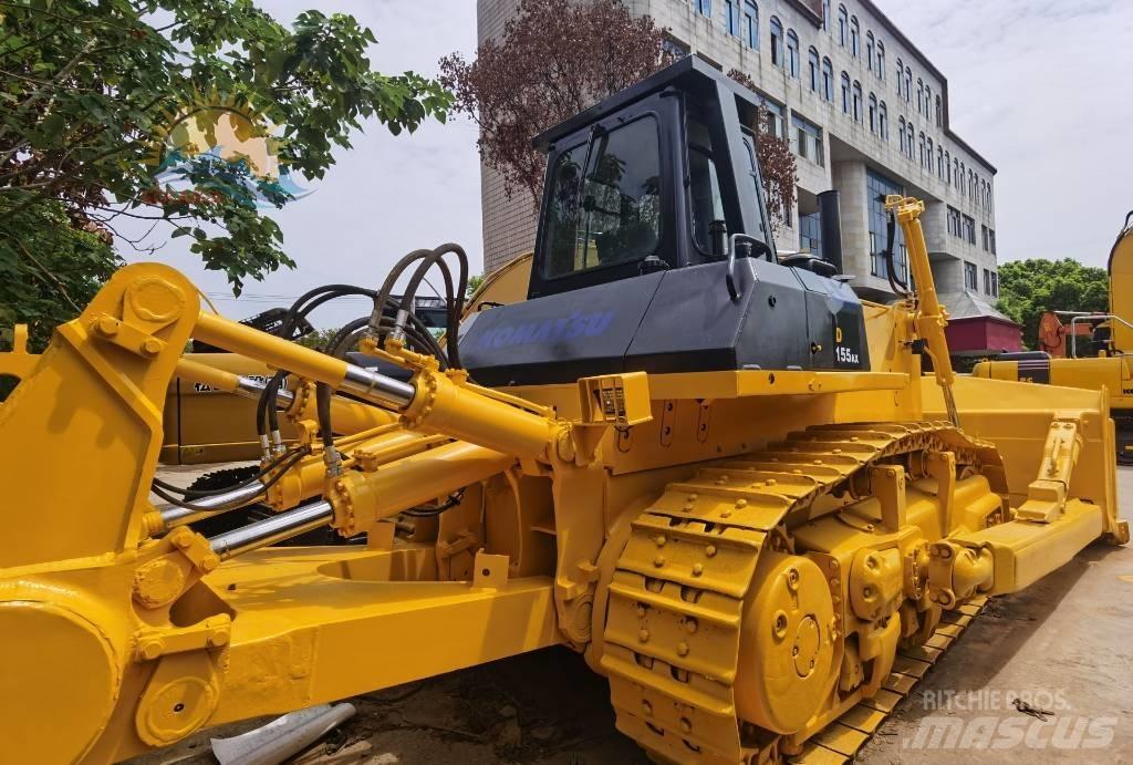 Komatsu D 155 AX بلدوزرات مجنزرة