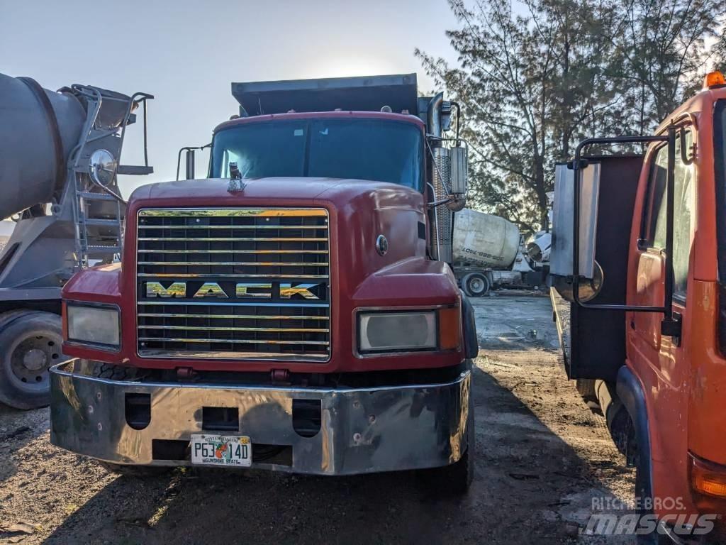 Mack CL 713 شاحنات قلابة