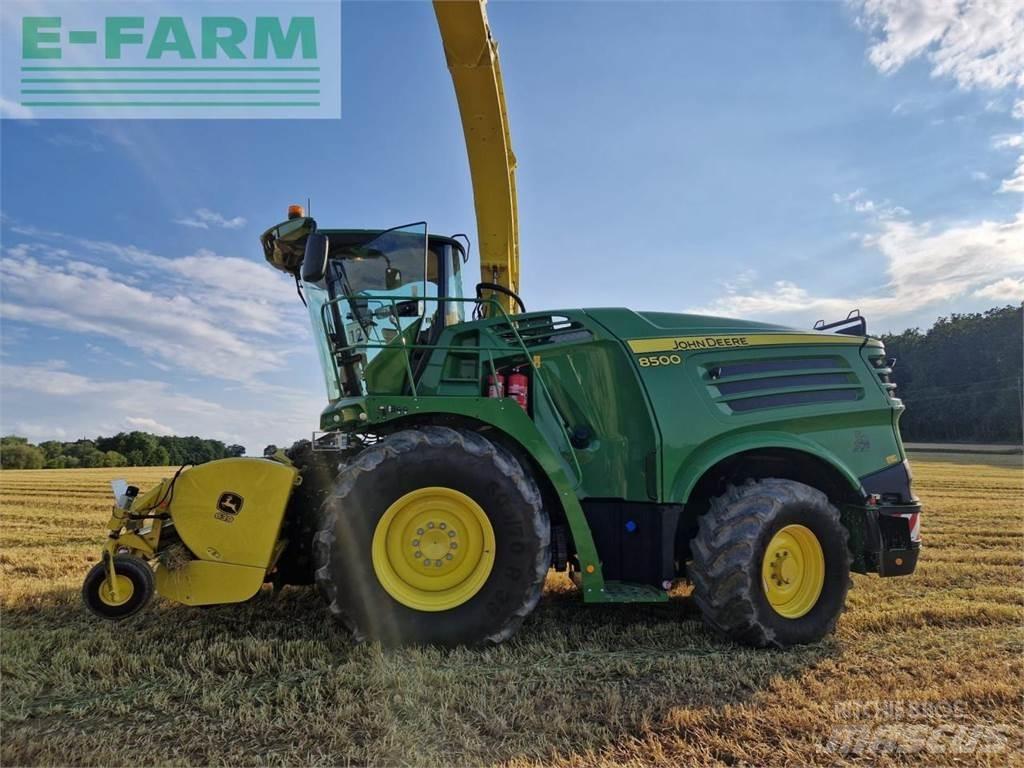 John Deere 8500 علافات ذاتية الدفع