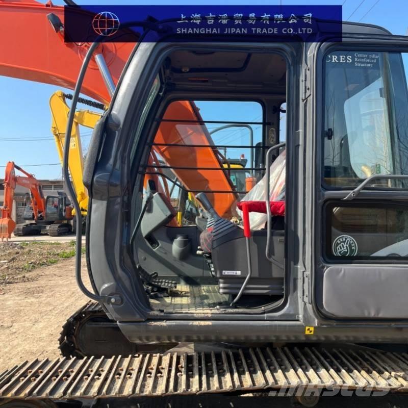Hitachi ZX 120 حفارات وسط 7 طن - 12 طن