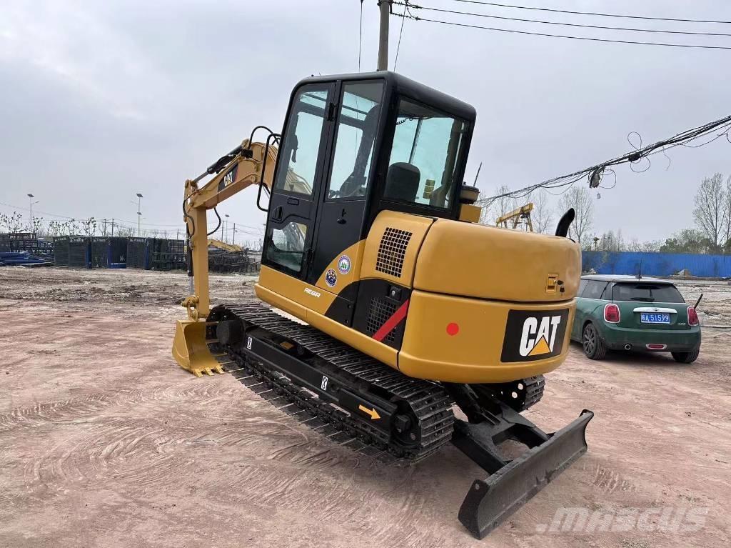 CAT 306D حفارات زحافة
