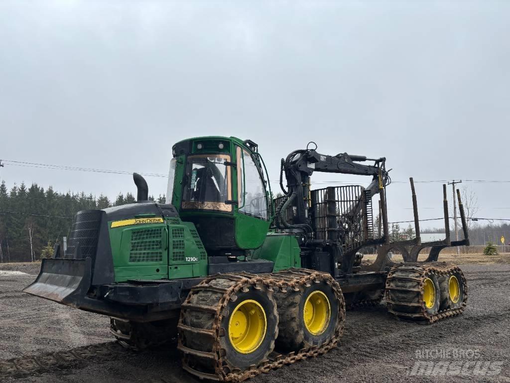 John Deere 1210 E شاحنات