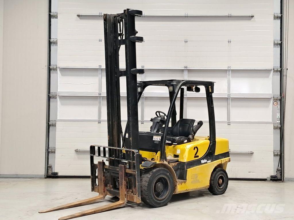 Yale GDP30VX شاحنات الديزل