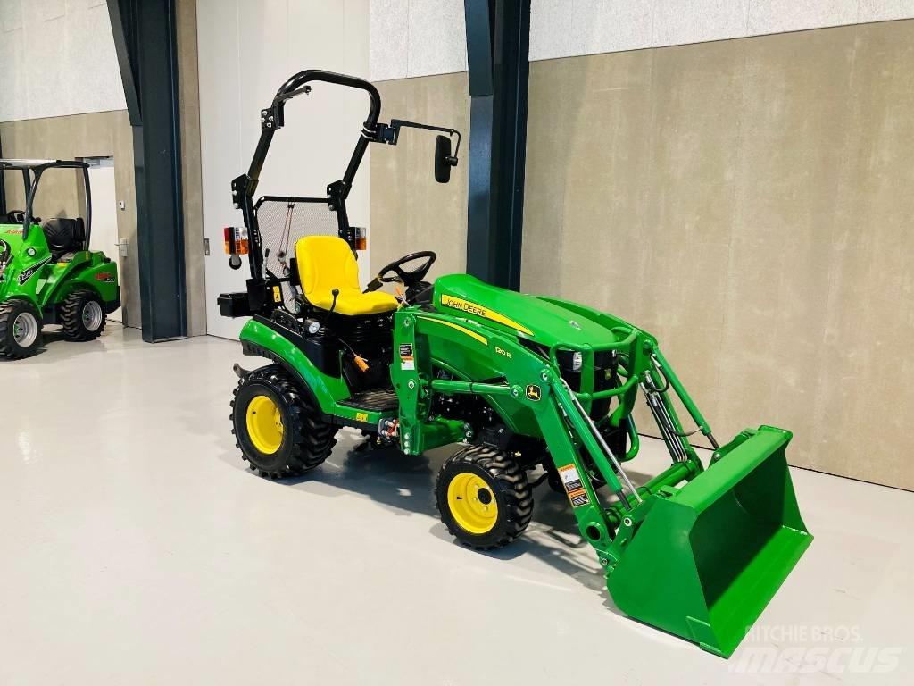John Deere 1026 R جرارات مدمجة
