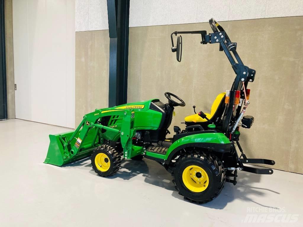 John Deere 1026 R جرارات مدمجة