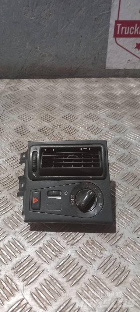 Volvo FH 12    20953569 كابينة والداخلية