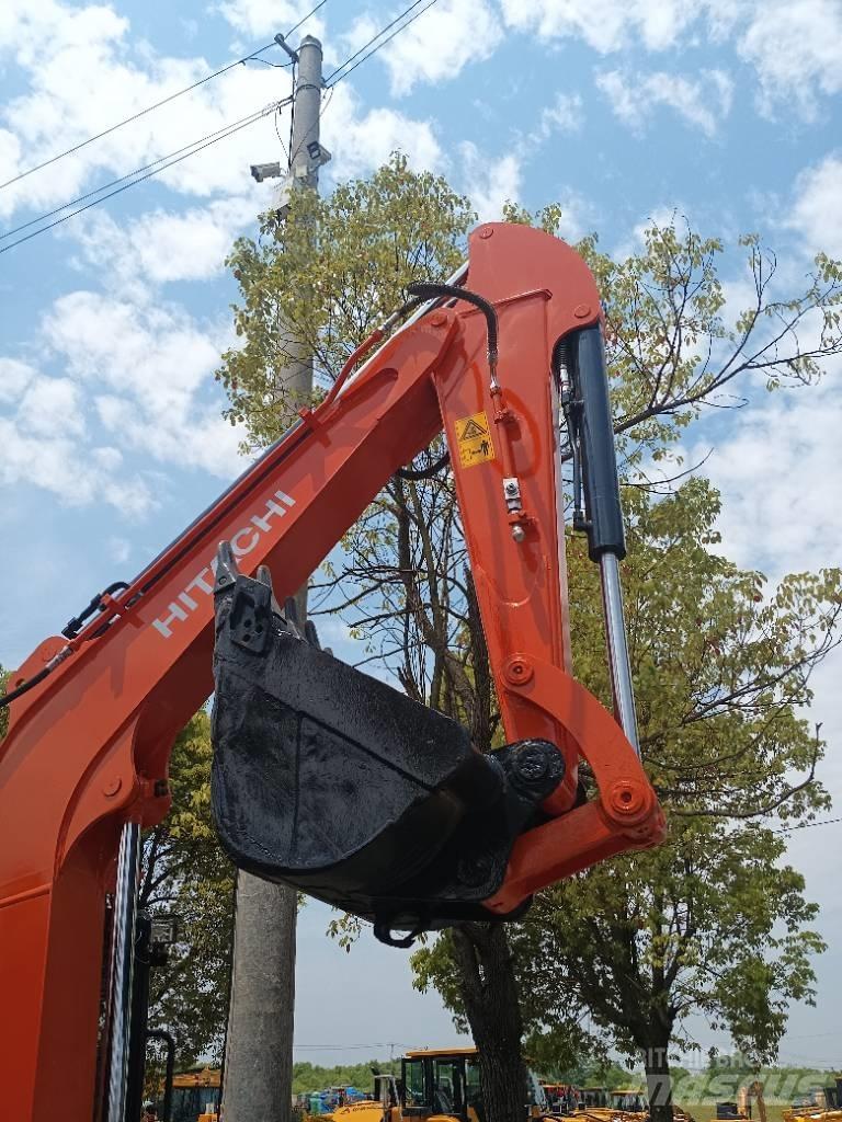 Hitachi 55 حفارات صغيرة أقل من 7 طن (حفارات صغيرة)