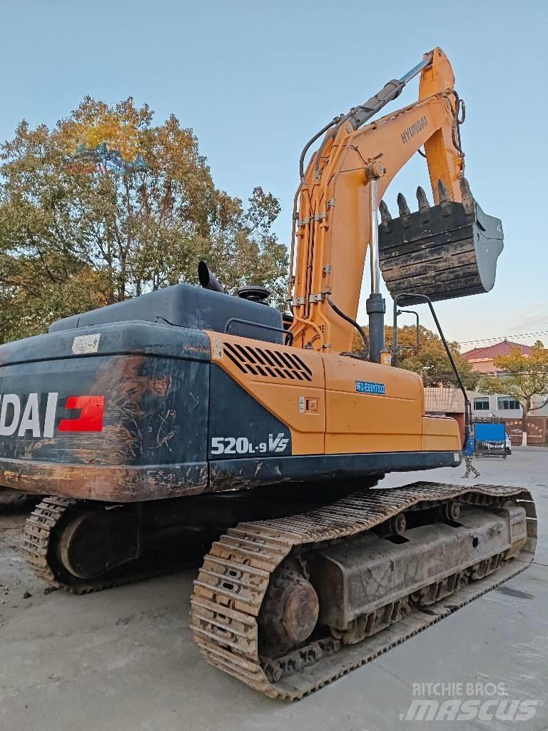 Hyundai R520L-9VS حفارات زحافة