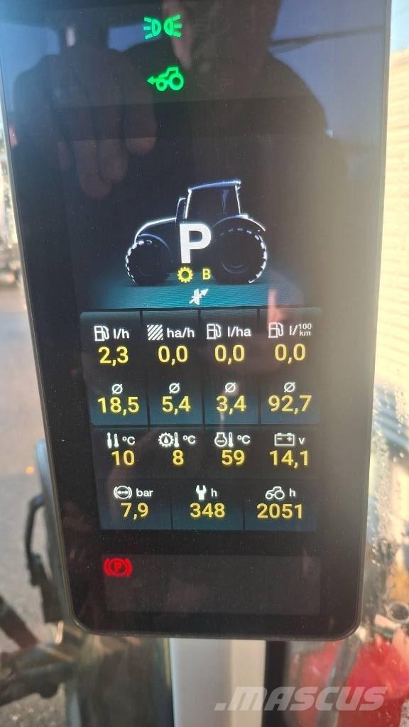 Valtra Q 305 الجرارات