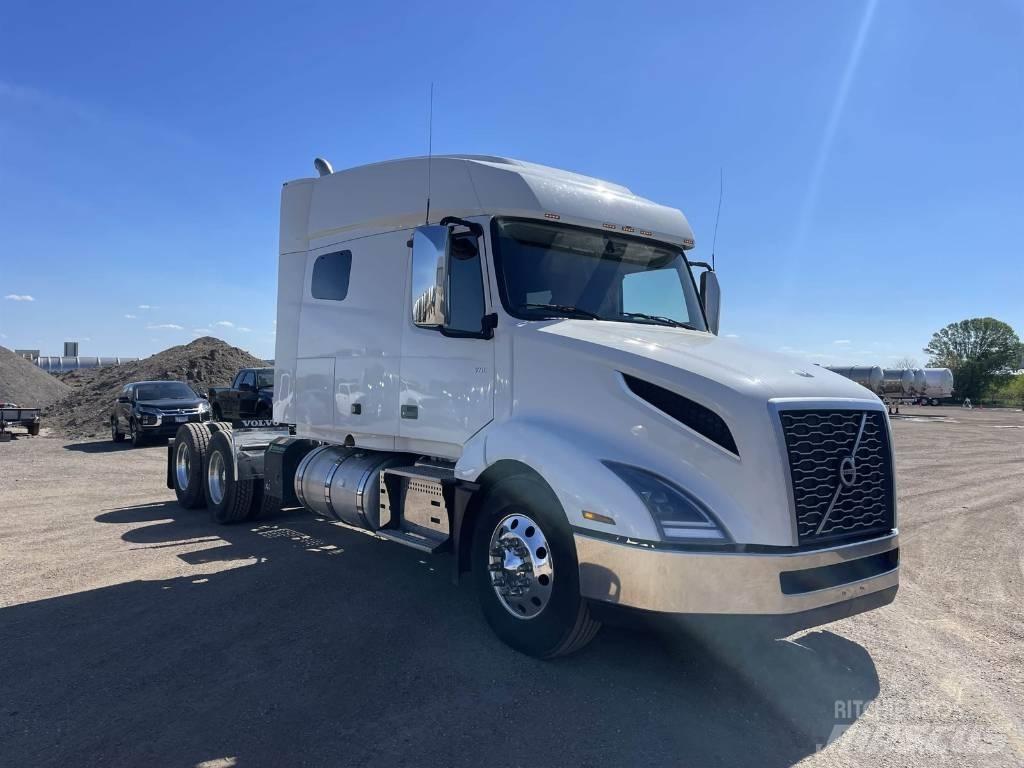 Volvo VNL 740 وحدات الجر