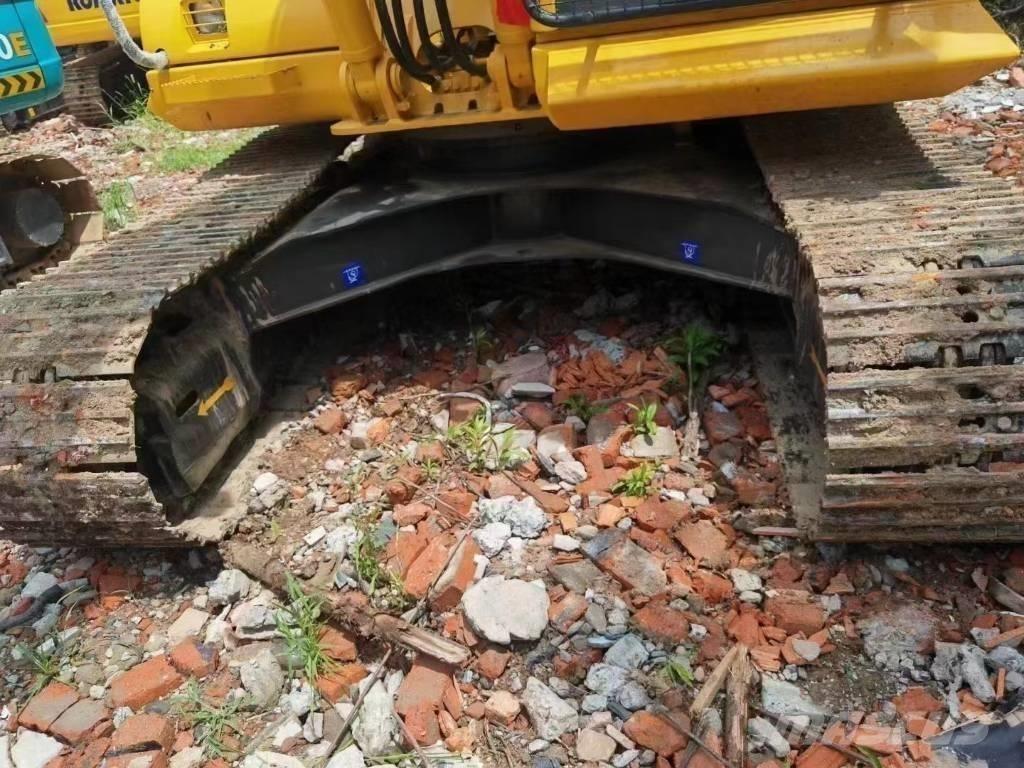 Komatsu PC 130 LC-7 حفارات زحافة