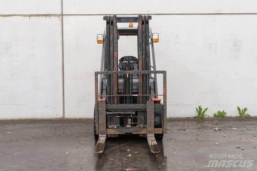 Manitou MI 30 D شاحنات الديزل