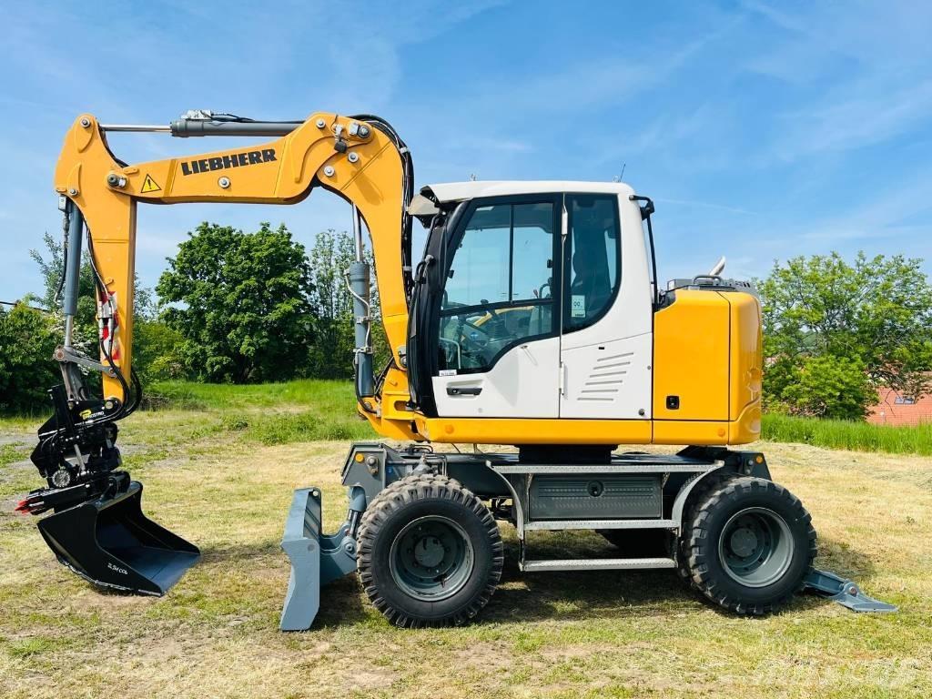 Liebherr A 910 Comp حفارات بعجل