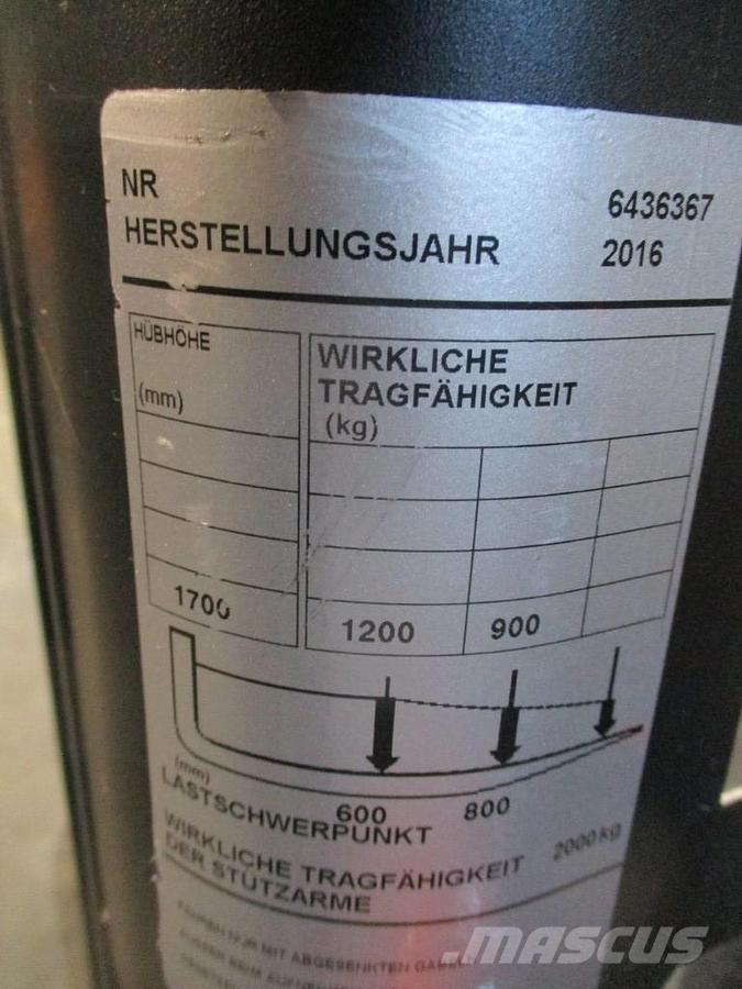 BT SWE 200D معدات التكديس الجوالة