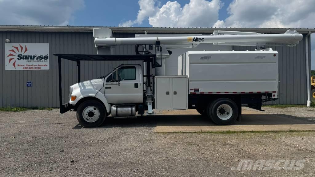 Altec LR V 56 المنصات الهوائية المثبتة على شاحنة