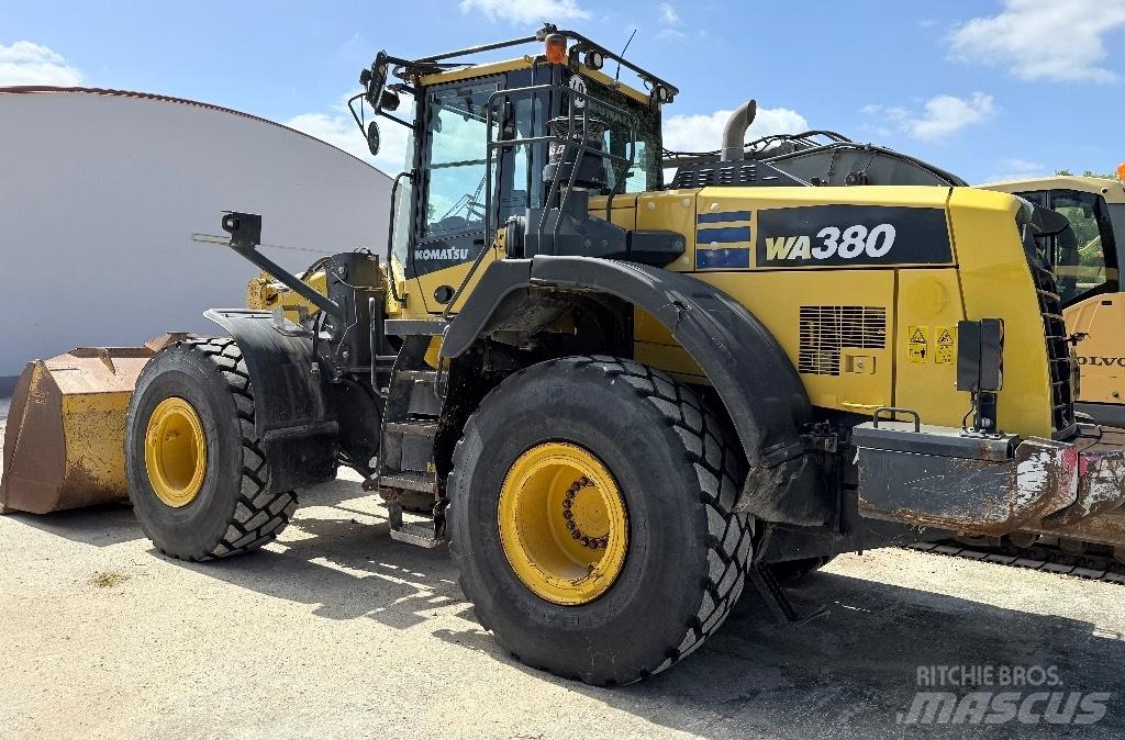 Komatsu WA 380-8 لوادر بعجل