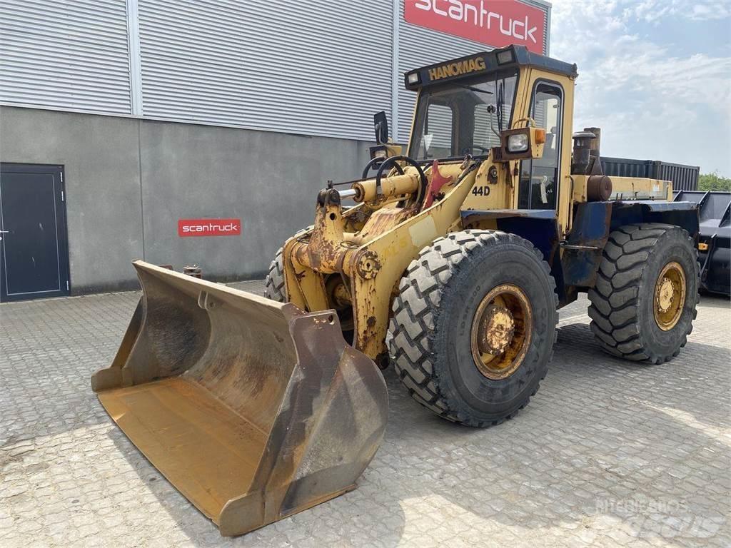 Hanomag 44D لوادر بعجل
