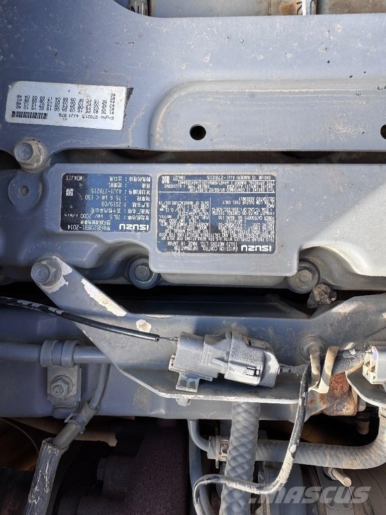 Sany SY 135 C حفارات زحافة