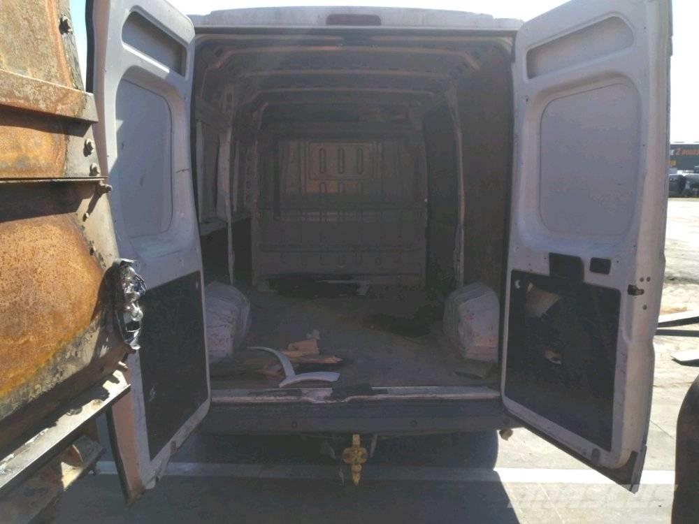 Peugeot BOXER 3 هيكل صندوقي