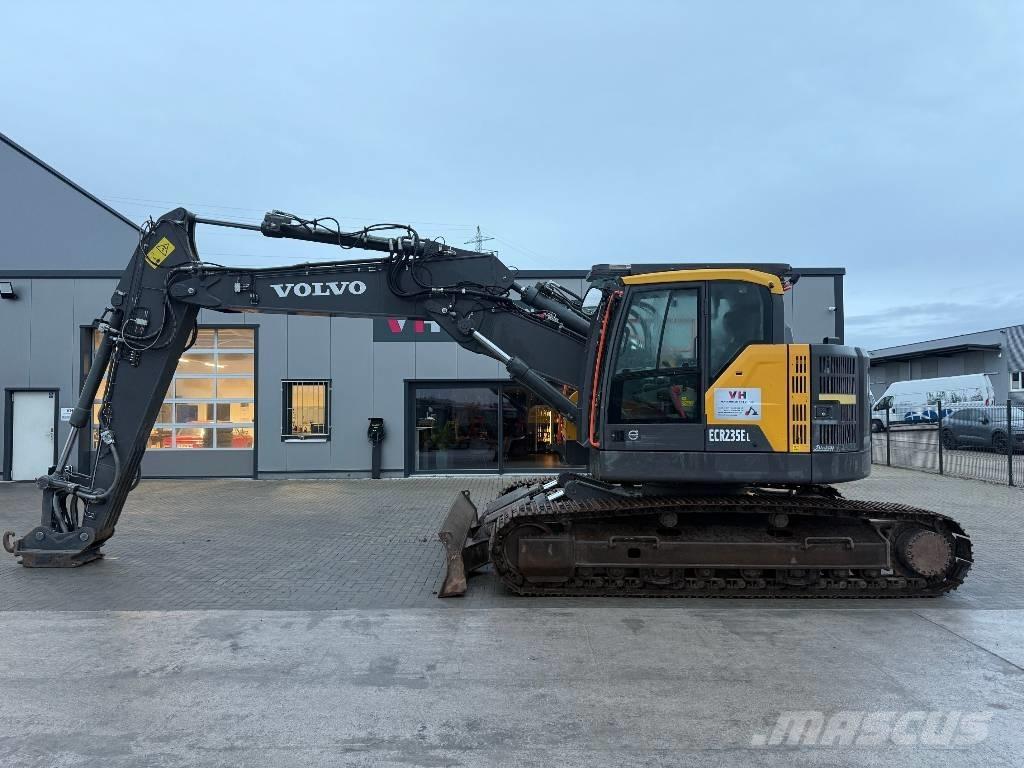 Volvo ECR 235 حفارات زحافة