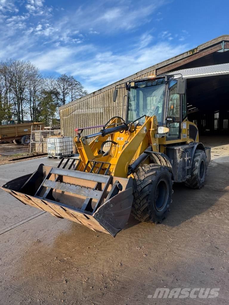 HZM 825 لوادر بعجل