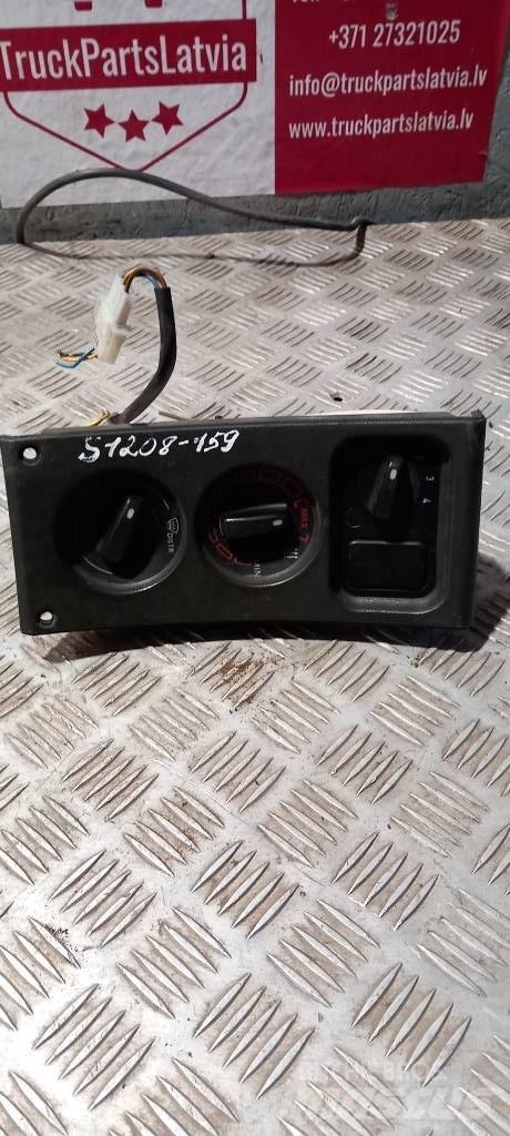 Scania 94 D.    1352348 كابينة والداخلية