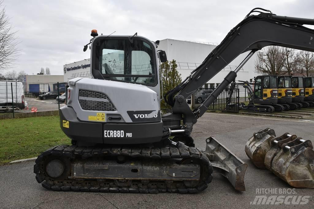 Volvo ECR 88 D حفارات وسط 7 طن - 12 طن