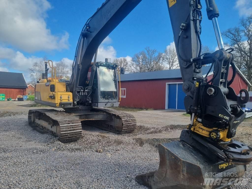 Volvo EC 220 DL حفارات زحافة