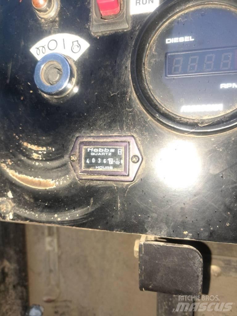 Morooka MST 1500 V D عربات نقل قلابة مجنزرة