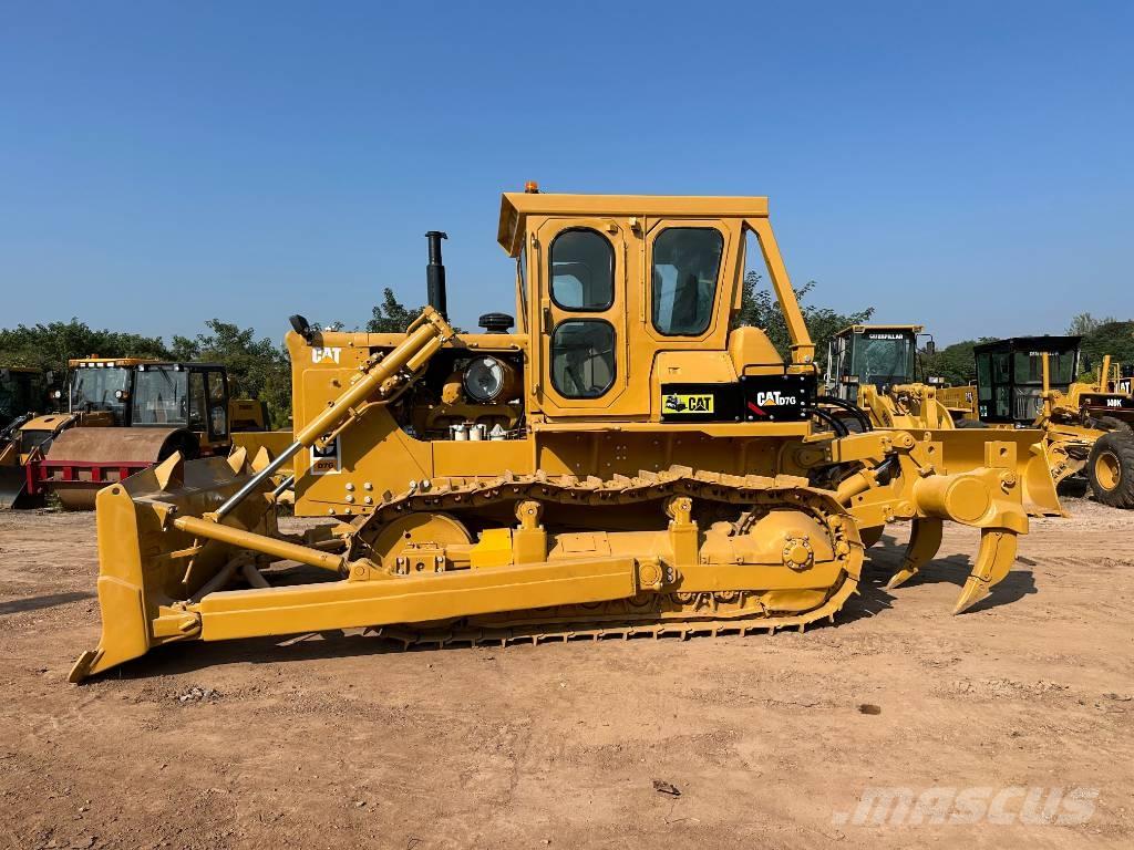 CAT D7G بلدوزرات مجنزرة